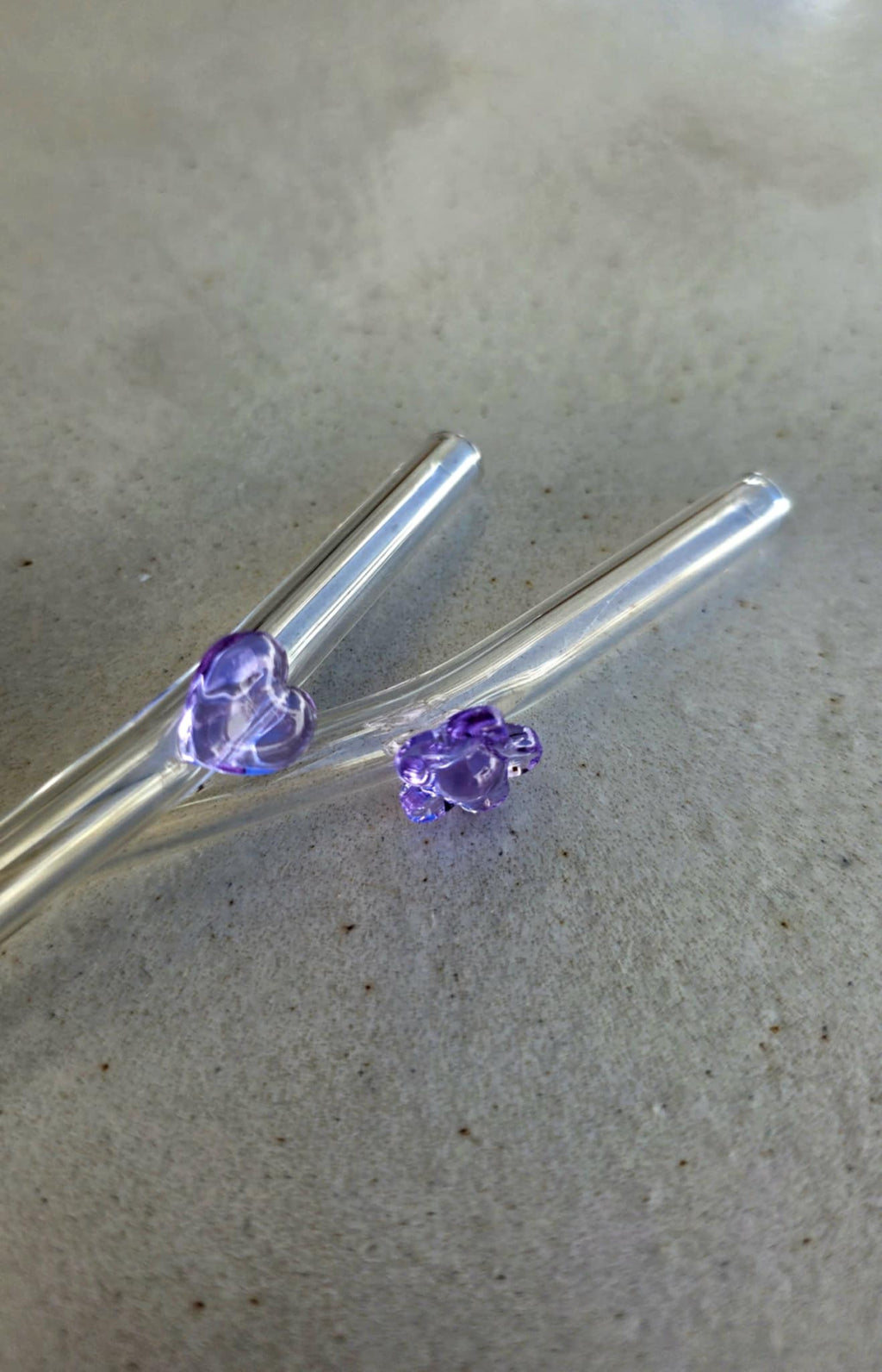 Paille en verre borosilicate transparente avec motif violet